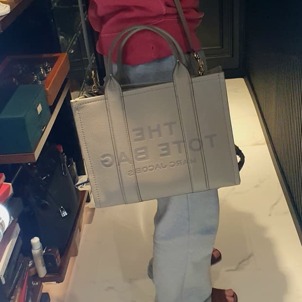 마크제이콥스 더토트백 미디움