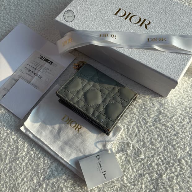 디올 레이디 까나쥬 반지갑 (풀구성)