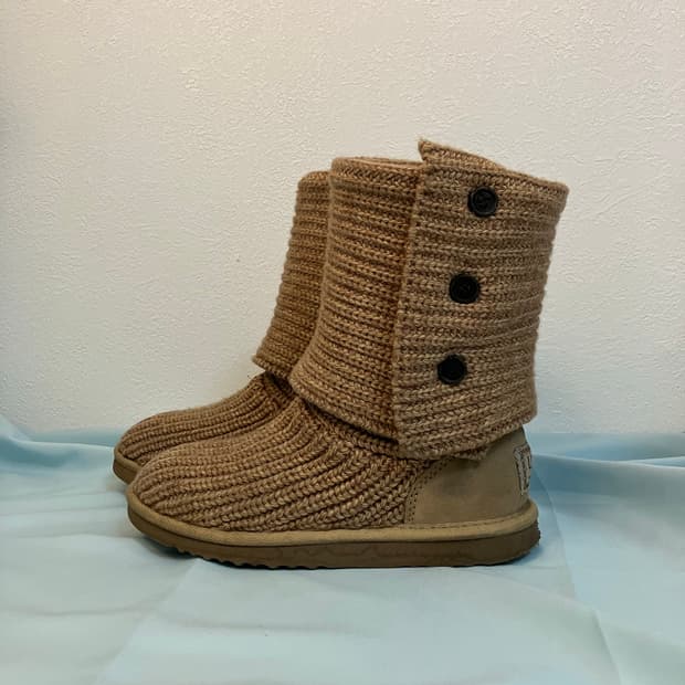 어그 ugg 호주어그 클래식 카디 브라운색상 니트부츠
