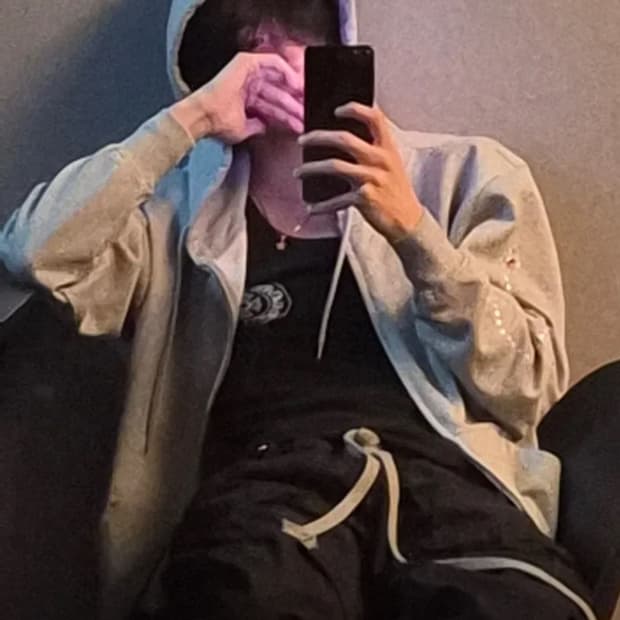 새상품) [라이즈 원빈 착용] 유희 스타 후드집업