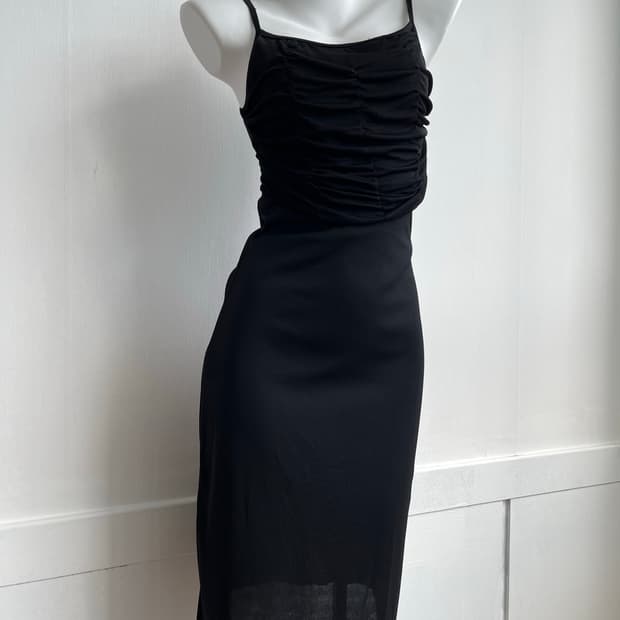 *SALE) 블랙 셔링 슬림 롱 슬립 원피스