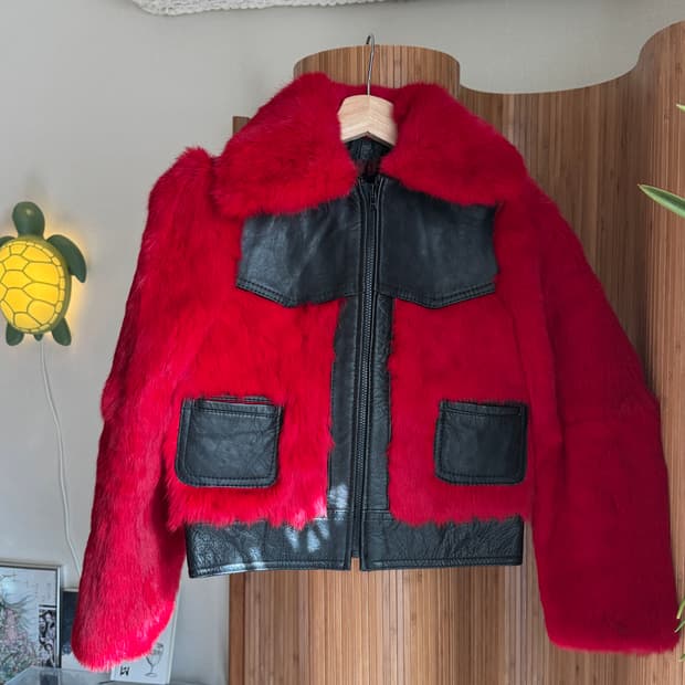 리얼 래빗퍼 무스탕 