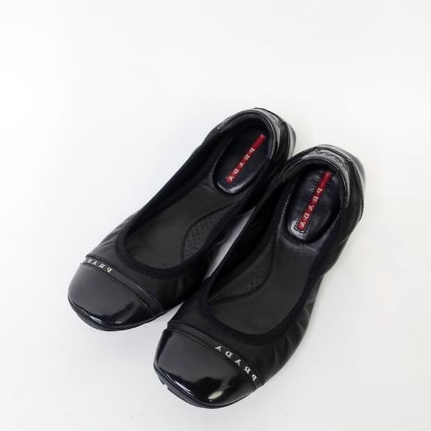 프라다 스포츠 플랫슈즈 구해요 235-240