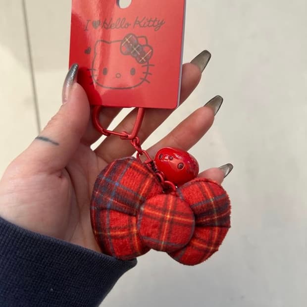 last one/SANRIO KITTY RIBBON KEYCHAIN