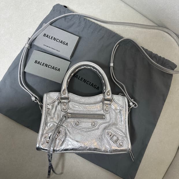 [새상품급 정품] 발렌시아가 르 시티 모터백 나노 실버