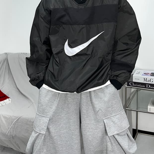 나이키 블랙 배색 빅로고 웜업 XL