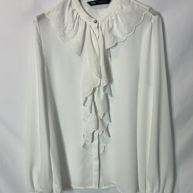 [ZARA] 자라 러플 화이트 블라우스 (M) 미착용 셔링 레이스