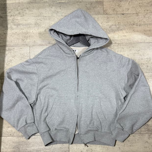 쿠어 미니멀 코튼 후디드 집 점퍼 (멜란지그레이) 