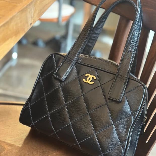 샤넬 8번대 빈티지 블랙 퀼팅 토드백