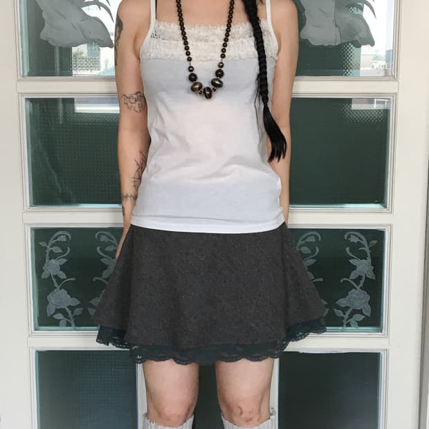 Lace point sleeveless