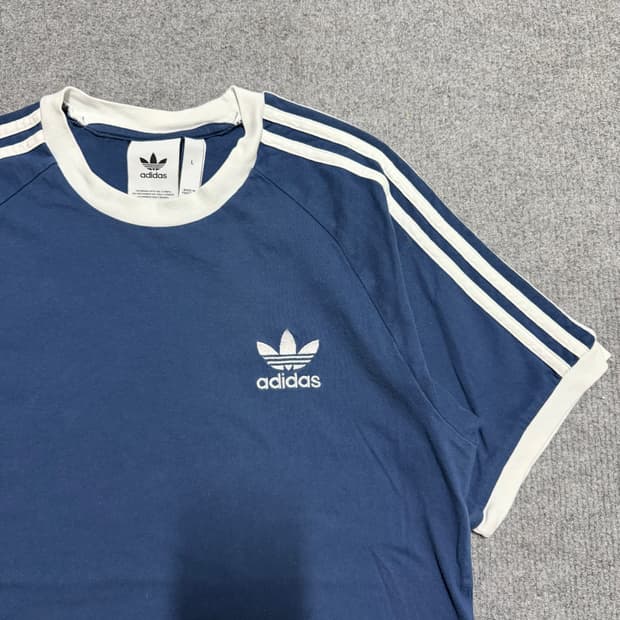 아디다스 블루 반팔 티셔츠 L