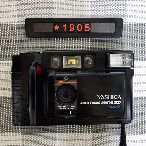 야시카 오토 포커스 모터 2 D 데이터백 필름카메라