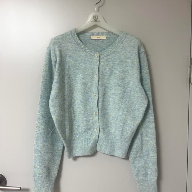 하늘색 가디건