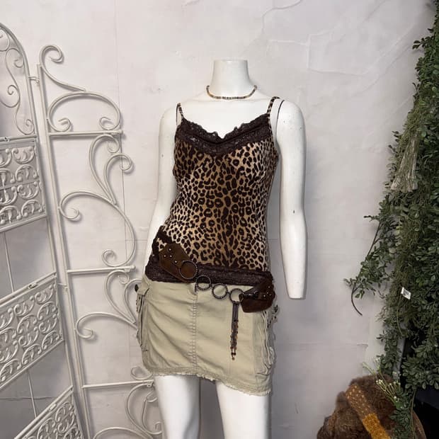 Brown leopard lace sleeveless