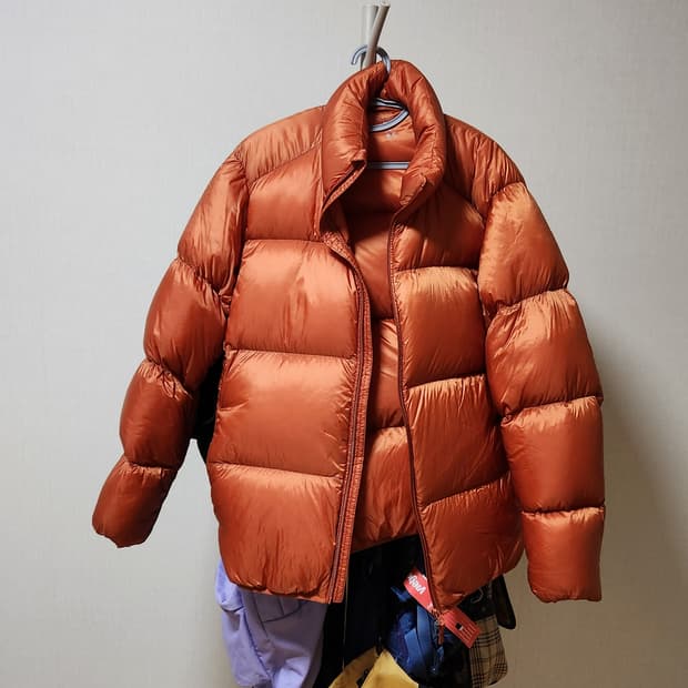 유니클로 오렌지 패딩 XL