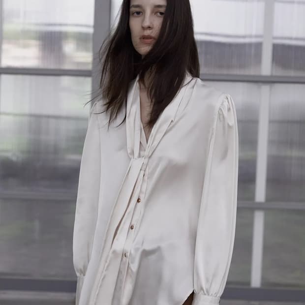 H8 도라 블라우스 