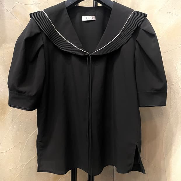 한섬 SJSJ  22년산 세일러카라 블라우스  55