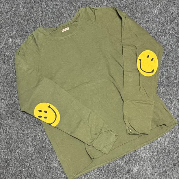 캐피탈 스마일 롱슬리브