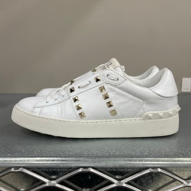발렌티노 락스터드 스니커즈 37
