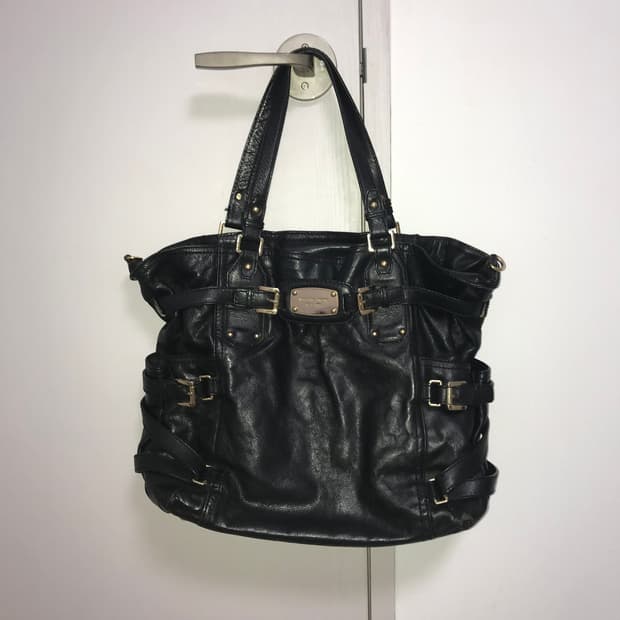 마이클코어스 가죽 숄더백