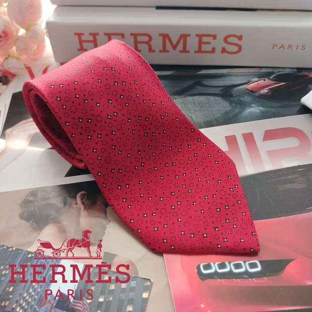 에르메스 실크 레드 자카드 패턴 넥타이 9.1cm B등급  A18755
