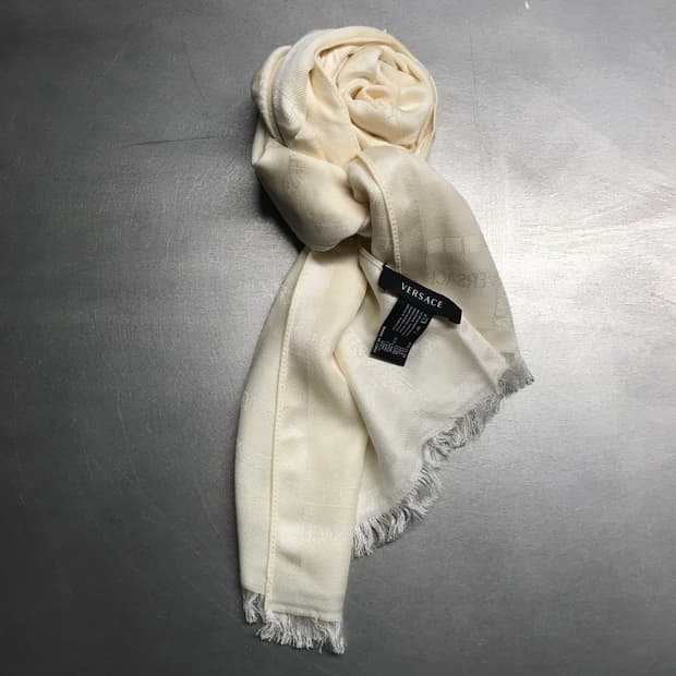 베르사체 실크 스카프