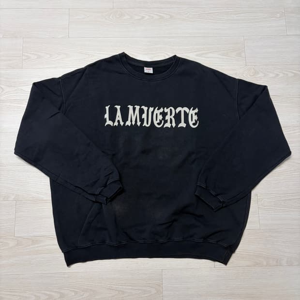 블랙아웃 피어스 스웻셔츠 맨투맨