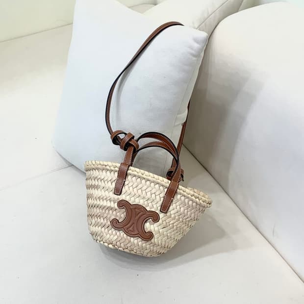 셀린느 라피아 & 카프스킨 나노 트리옹프 셀린느 클래식 파니에 탄 (정품