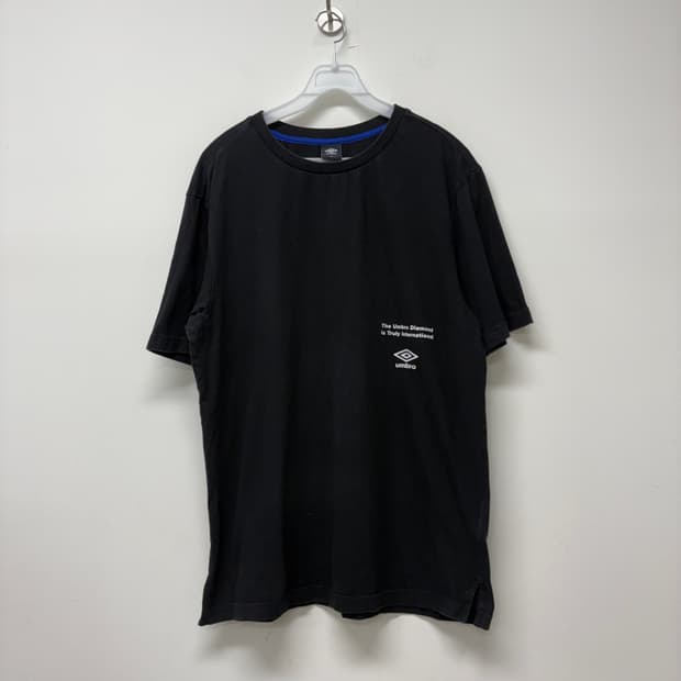 엄브로 블랙 반팔티