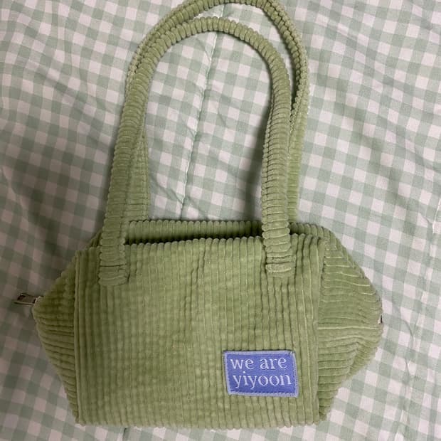 위아이윤 코듀로이 미니백 아보카도