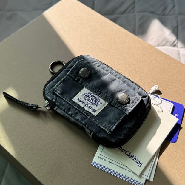 디키즈 네이머클로딩 포켓 지갑