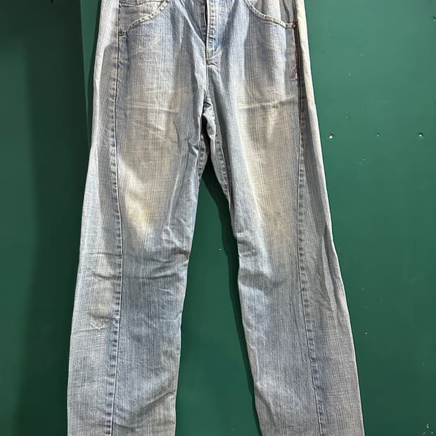 리바이스 신치백 엔지니어드진 28