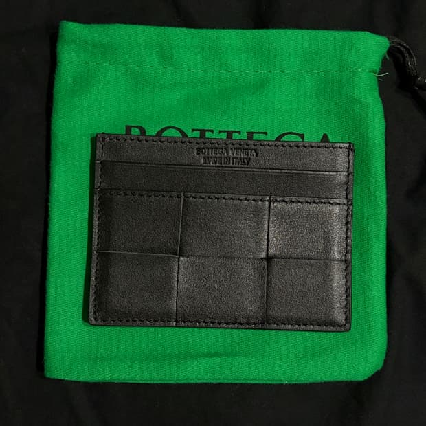보테가 카드지갑 블랙 새상품