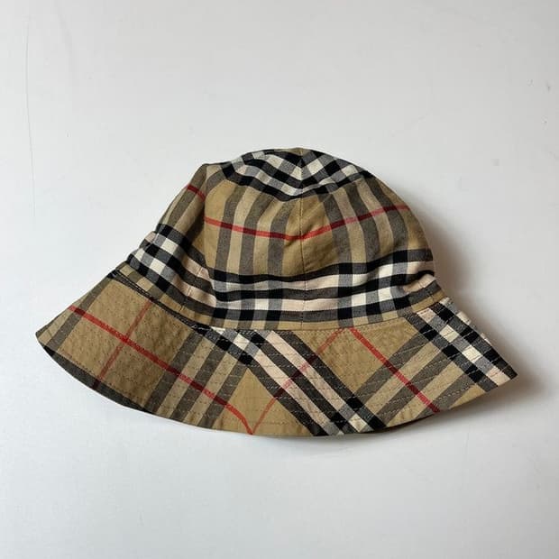 버버리 90's 리버시블 버킷햇 Q1335