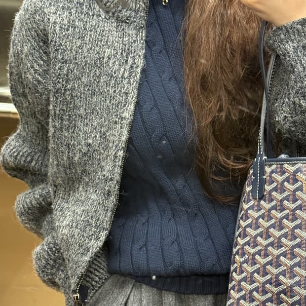 더일마 로해웨이브 니트집업 다크네이비