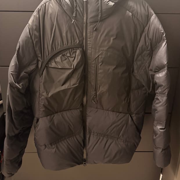 살로몬 경량패딩