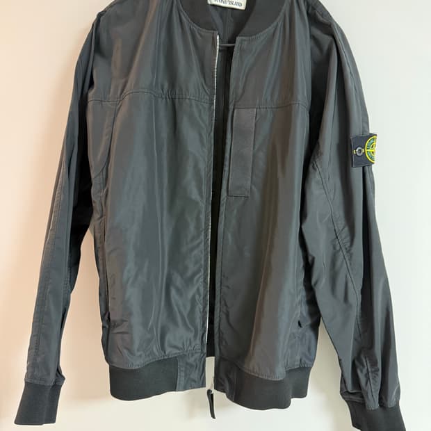 스톤아일랜드 바람막이