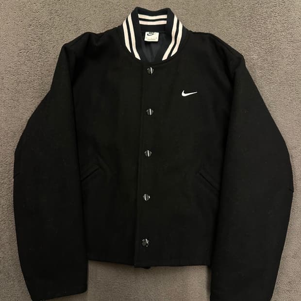 나이키 NSW 바시티 처분 