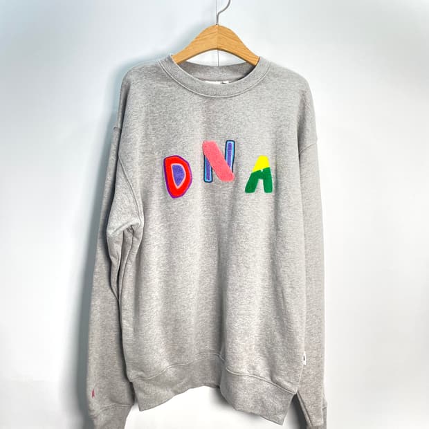 BTS 방탄소년단 뷔 착용 DNA 굿즈 한정판 맨투맨