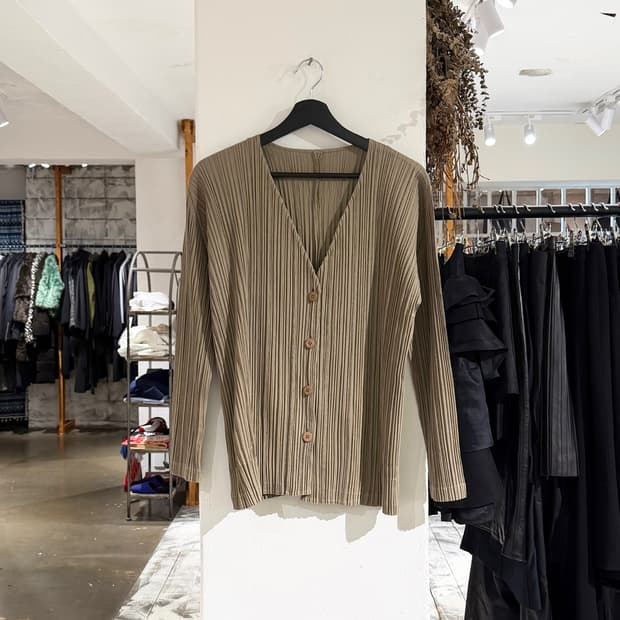 플리츠 플리즈 카키 폴딩 슬리브 펀칭 브이넥 자켓