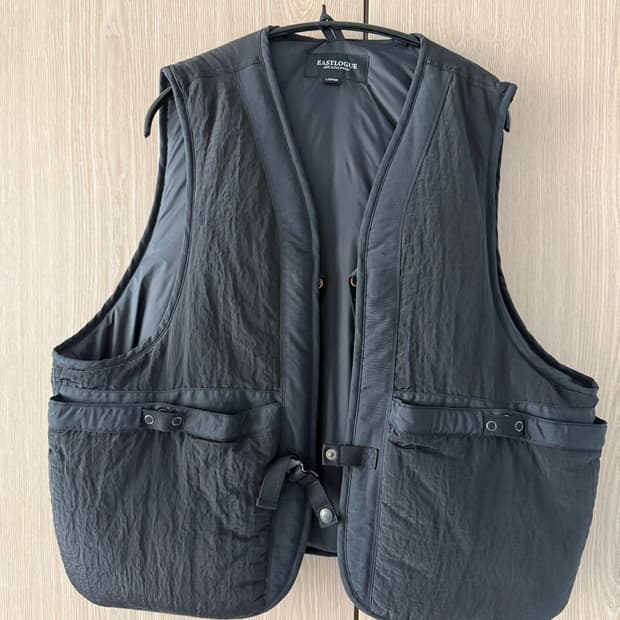 이스트로그 패딩 베스트