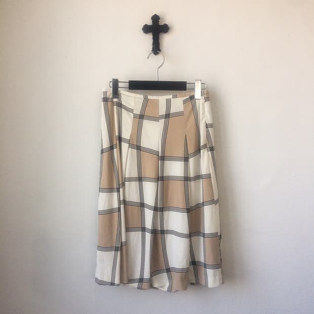 Pattern point midi skirt