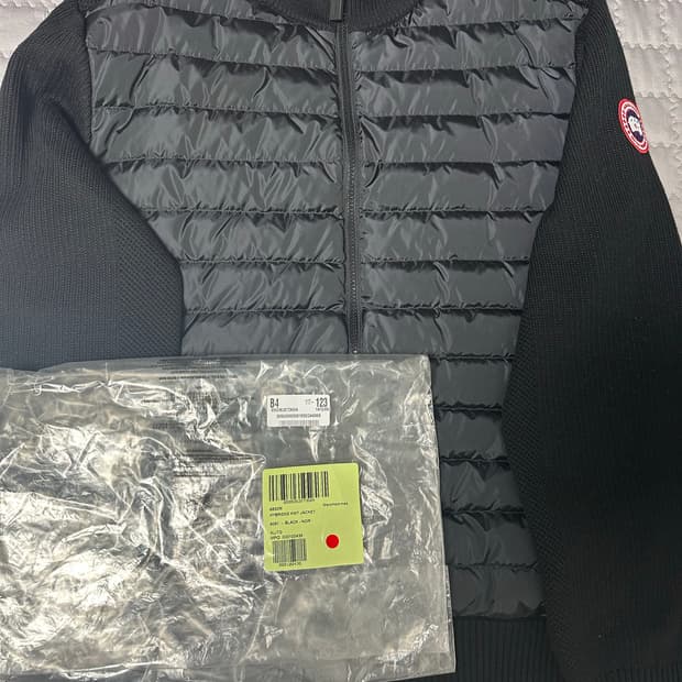 캐나다구스 니트패딩 새상품급