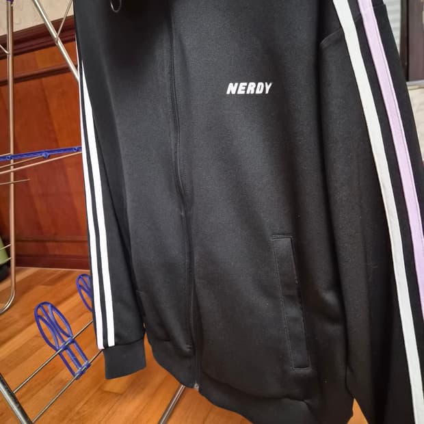 NERDY NY 바이컬러 트랙탑 블랙