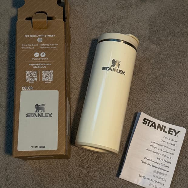 [새상품] 스탠리 트랜짓 플립탑 머그 355ml 크림글로스