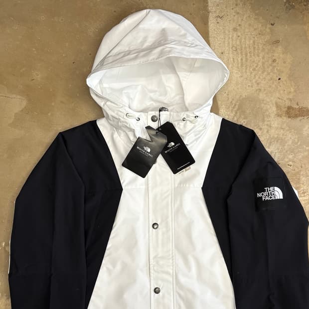 M 새상품 노스페이스 블랙 화이트 배색 바람막이