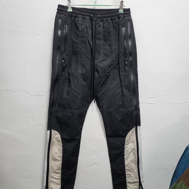 파아카이브 파프롬왓 나일론 지퍼디테일 트랙팬츠