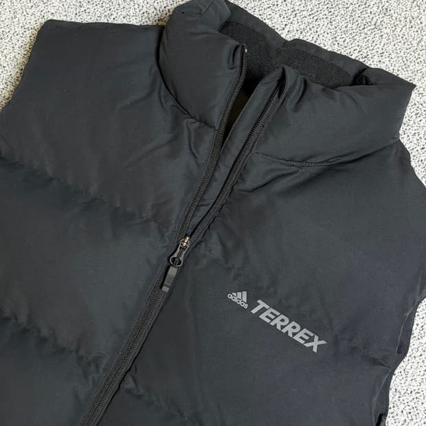 아디다스 테렉스 패딩 조끼