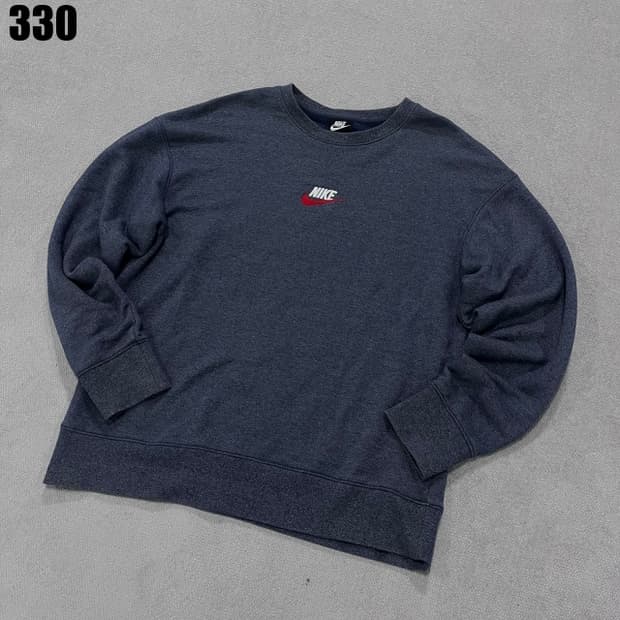 나이키 스우시 맨투맨 