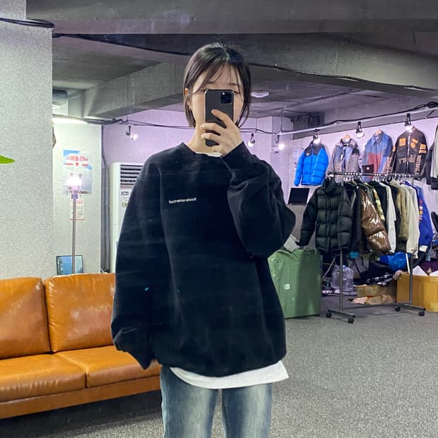 디스이즈네버댓 빅로고 블랙 스웻셔츠 B4129